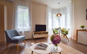 Christine Apartment Close To The Buda Castle